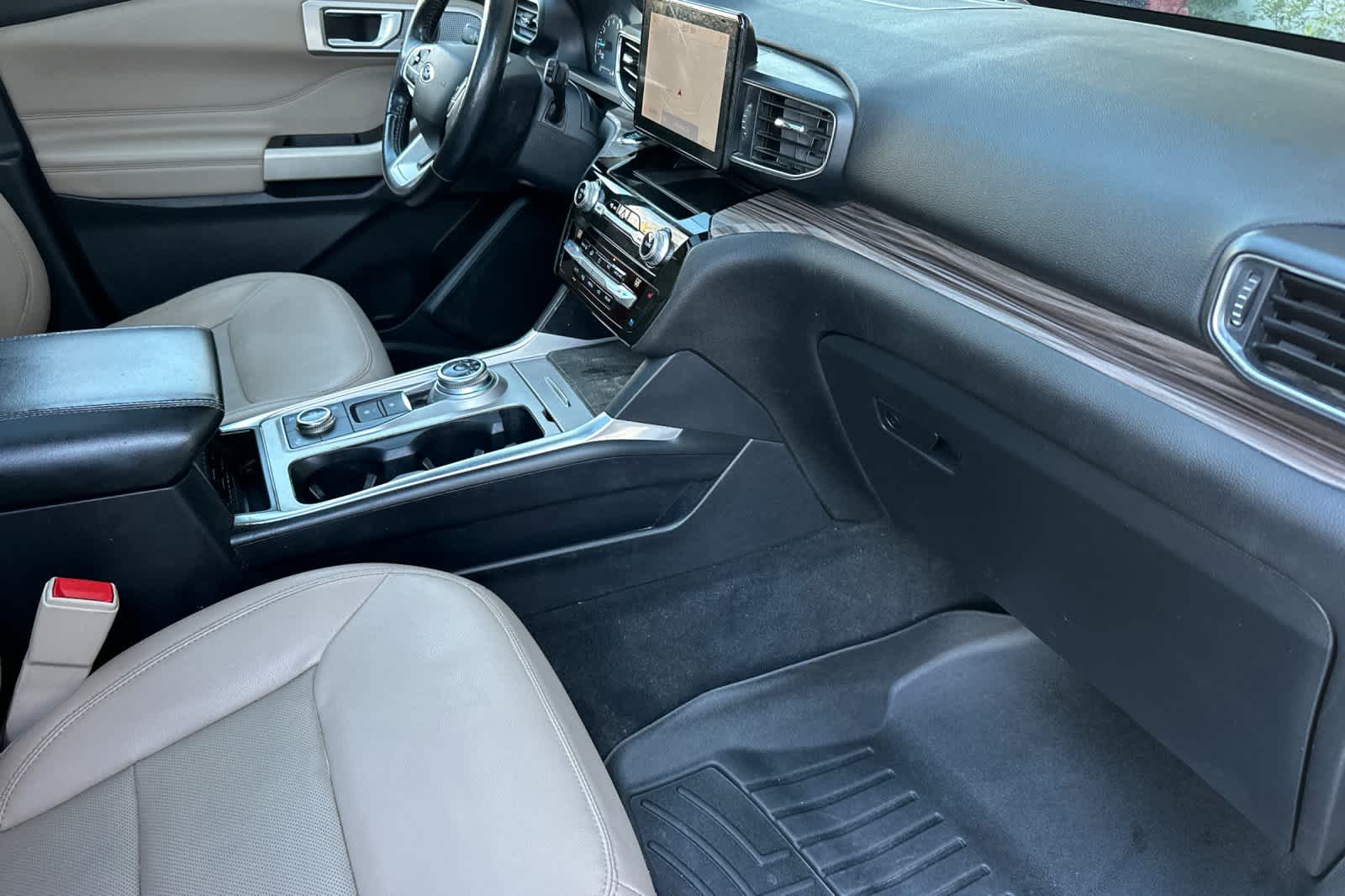 Thumbnail: 2021 Ford Explorer - 17