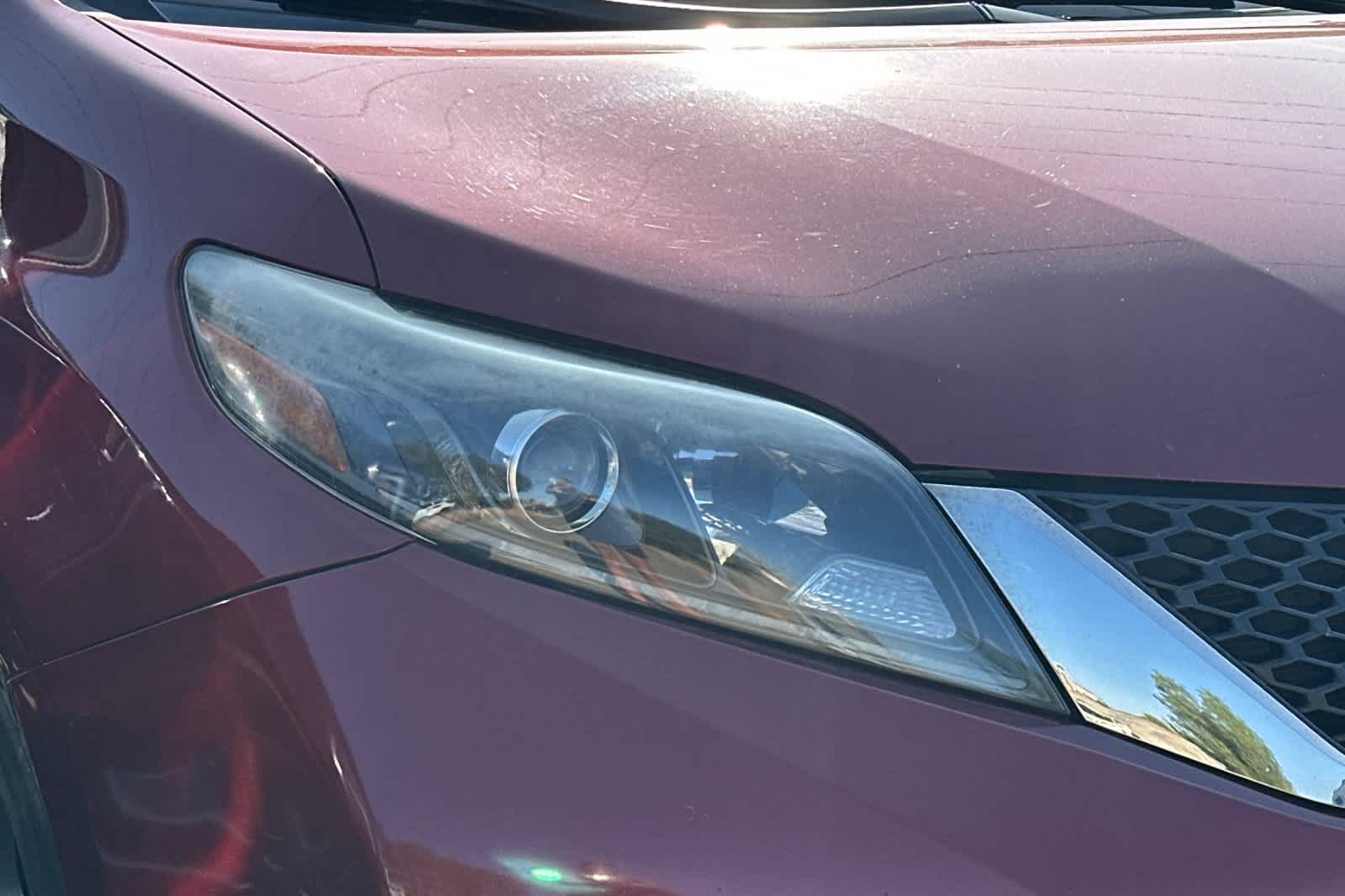 Thumbnail: 2016 Toyota Sienna - 8
