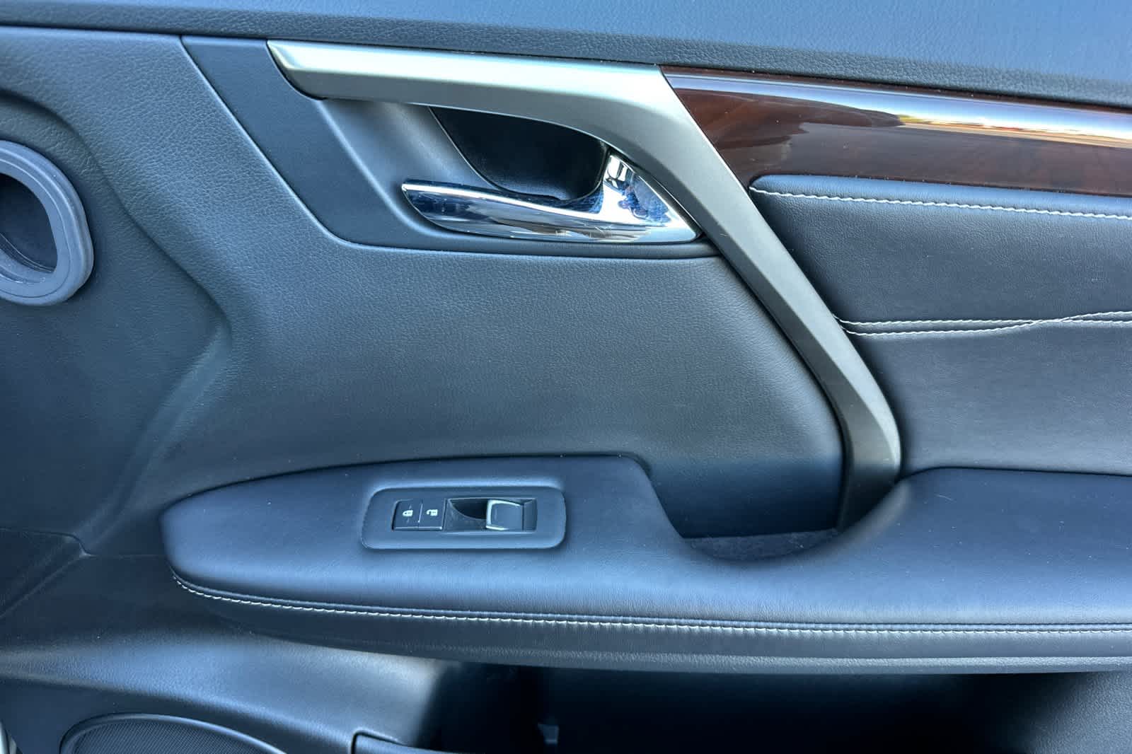 Thumbnail: 2017 Lexus RX - 19