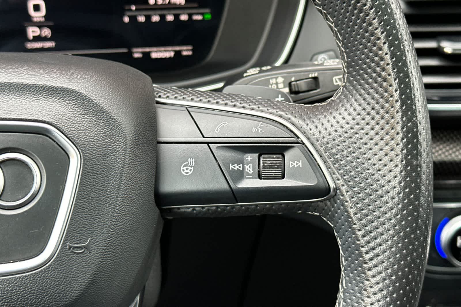 Thumbnail: 2022 Audi SQ5 - 26