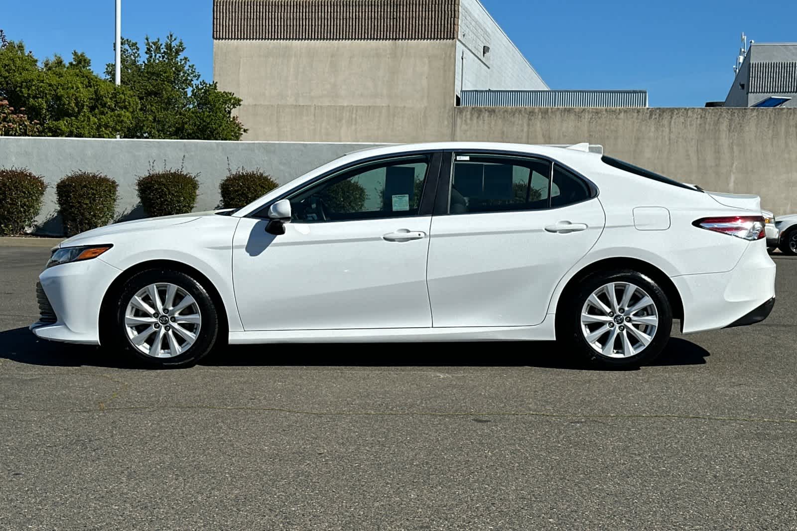 Thumbnail: 2020 Toyota Camry - 9