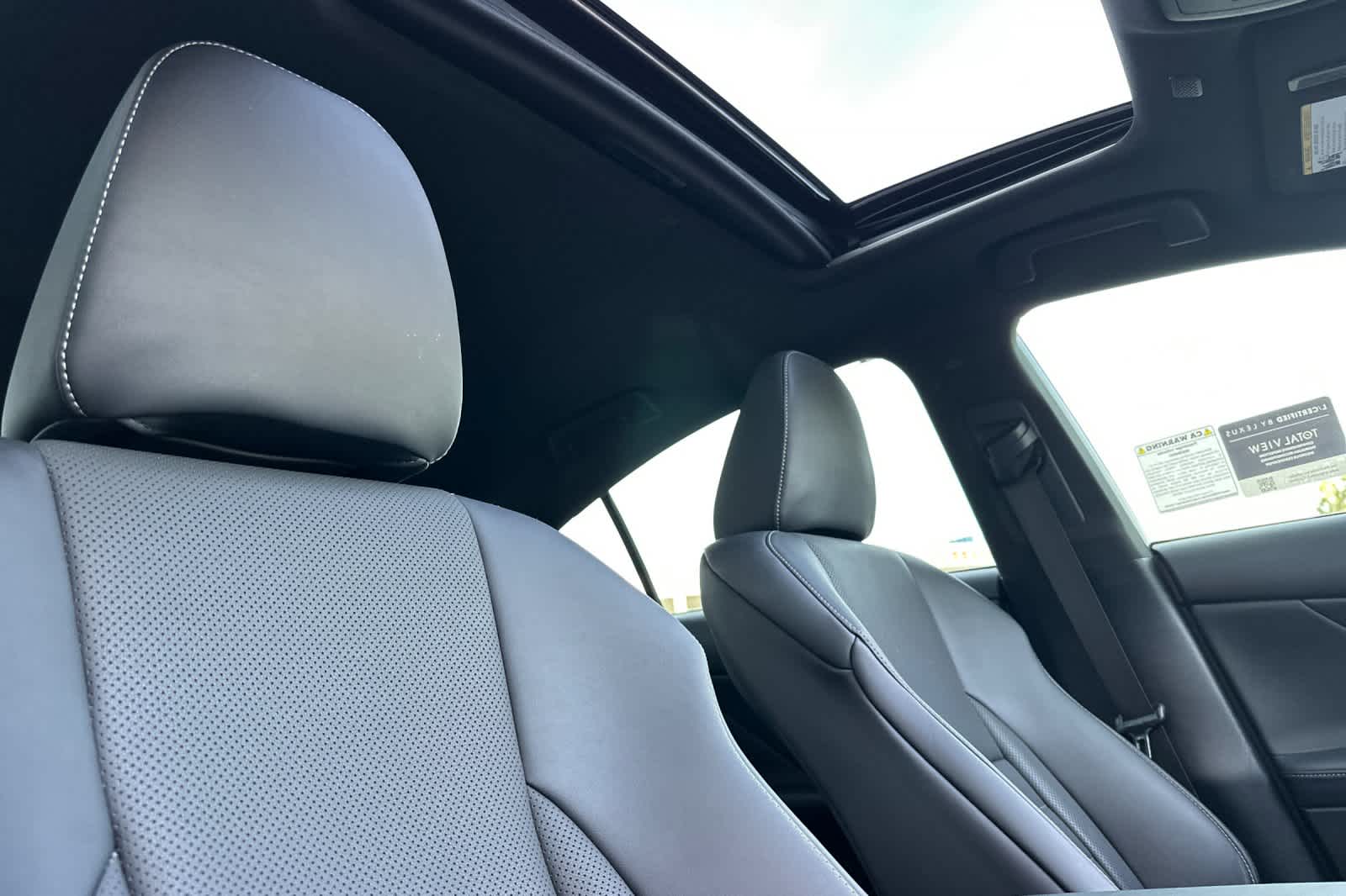 Thumbnail: 2022 Lexus IS - 17