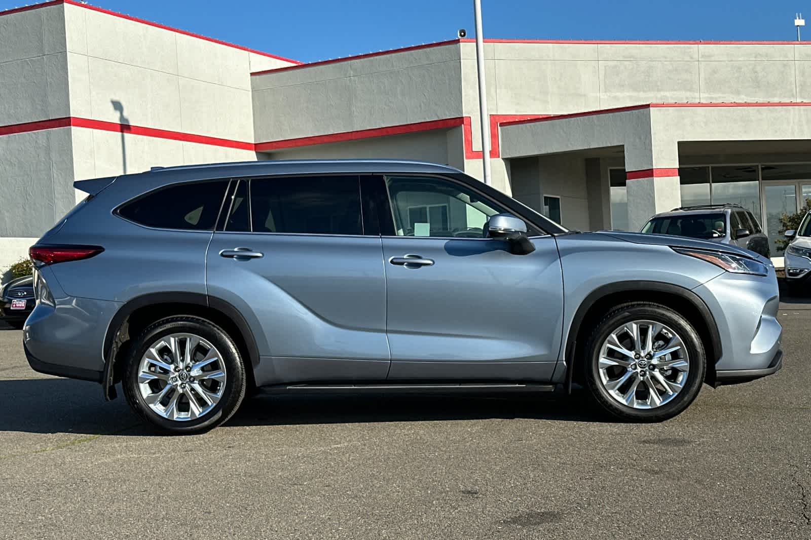 Thumbnail: 2021 Toyota Highlander - 6