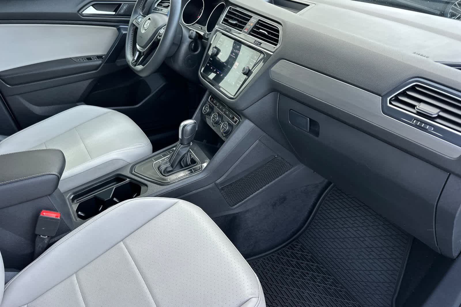 Thumbnail: 2021 Volkswagen Tiguan - 18