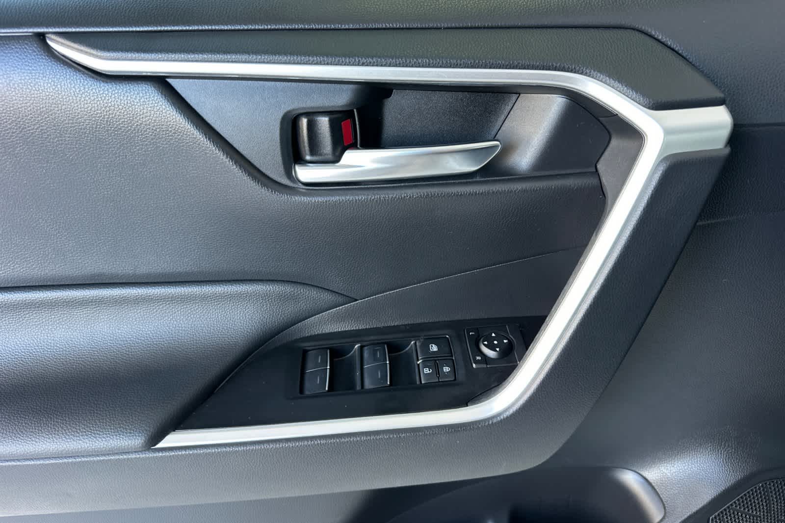 Thumbnail: 2024 Toyota RAV4 - 11