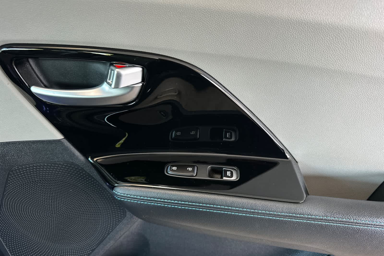 Thumbnail: 2019 Kia Niro - 19
