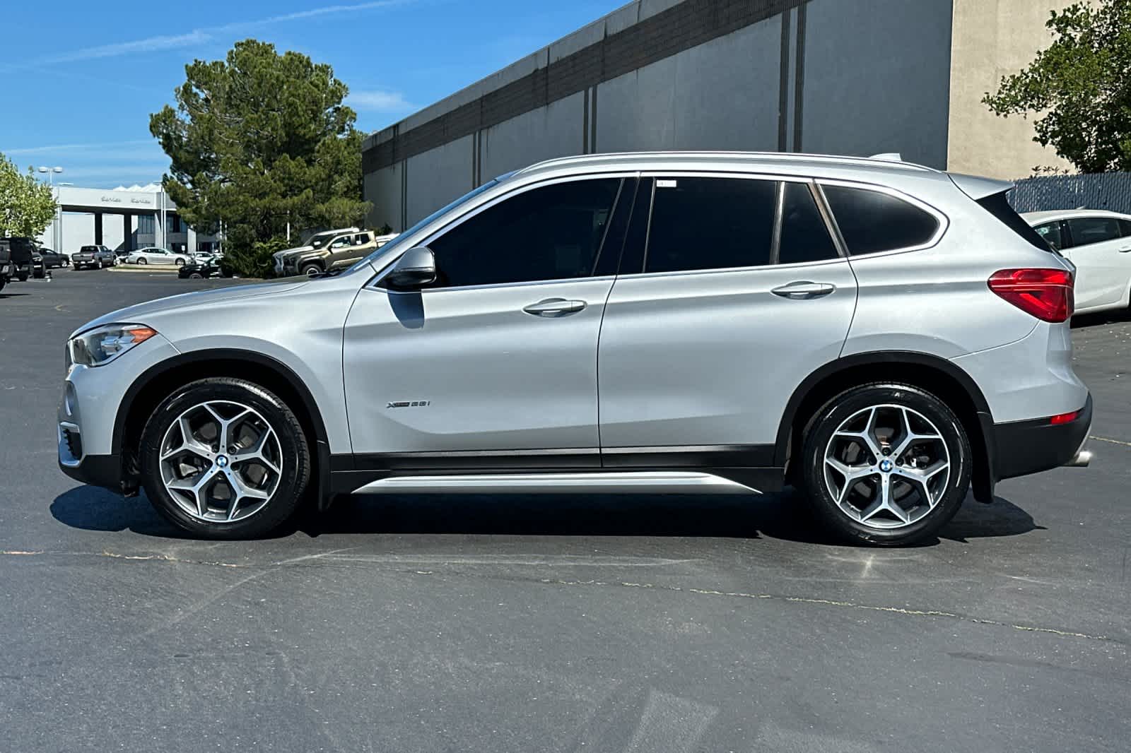 Thumbnail: 2018 BMW X1 - 9