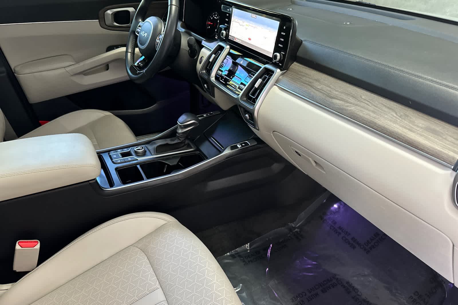Thumbnail: 2022 Kia Sorento - 18