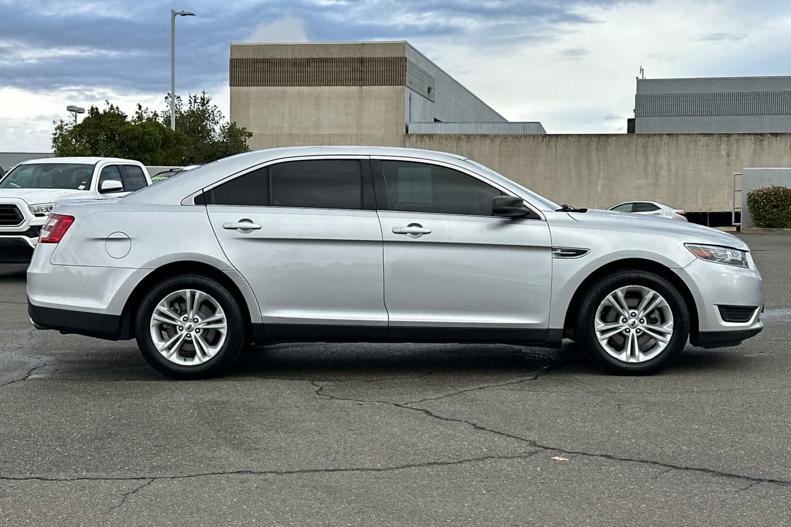 Thumbnail: 2018 Ford Taurus - 6