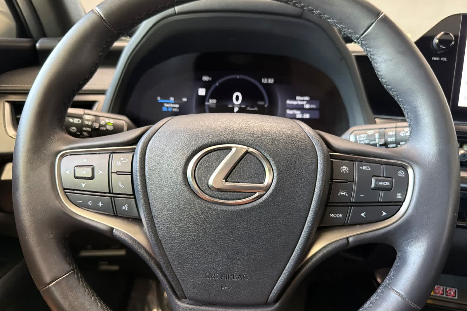 Thumbnail: 2025 Lexus UX - 25