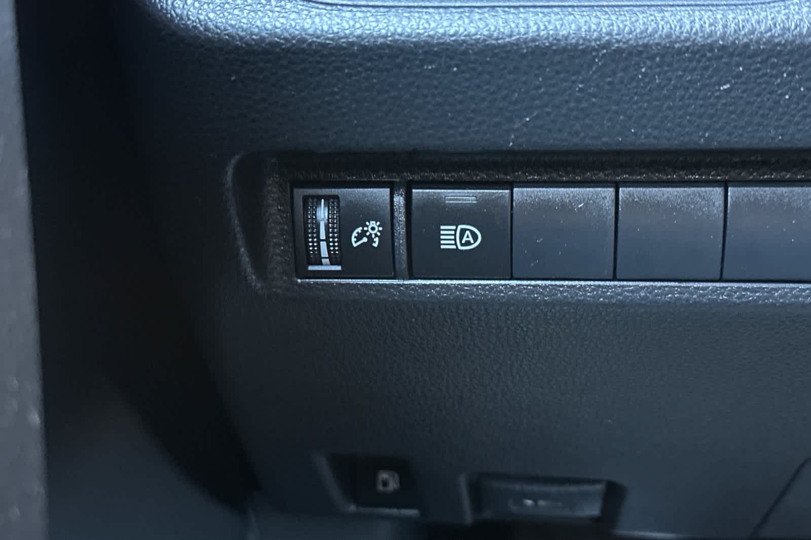 Thumbnail: 2023 Toyota RAV4 - 30