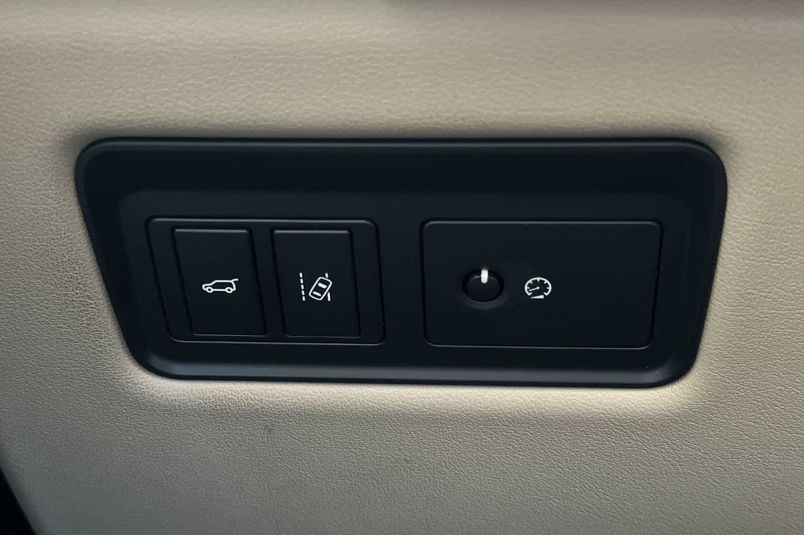 Thumbnail: 2016 Land Rover Range Rover Sport - 32