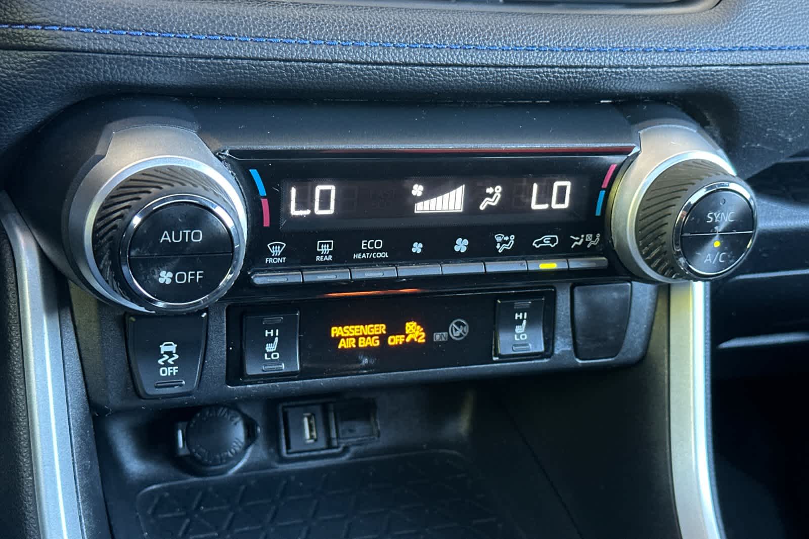 Thumbnail: 2021 Toyota RAV4 - 21
