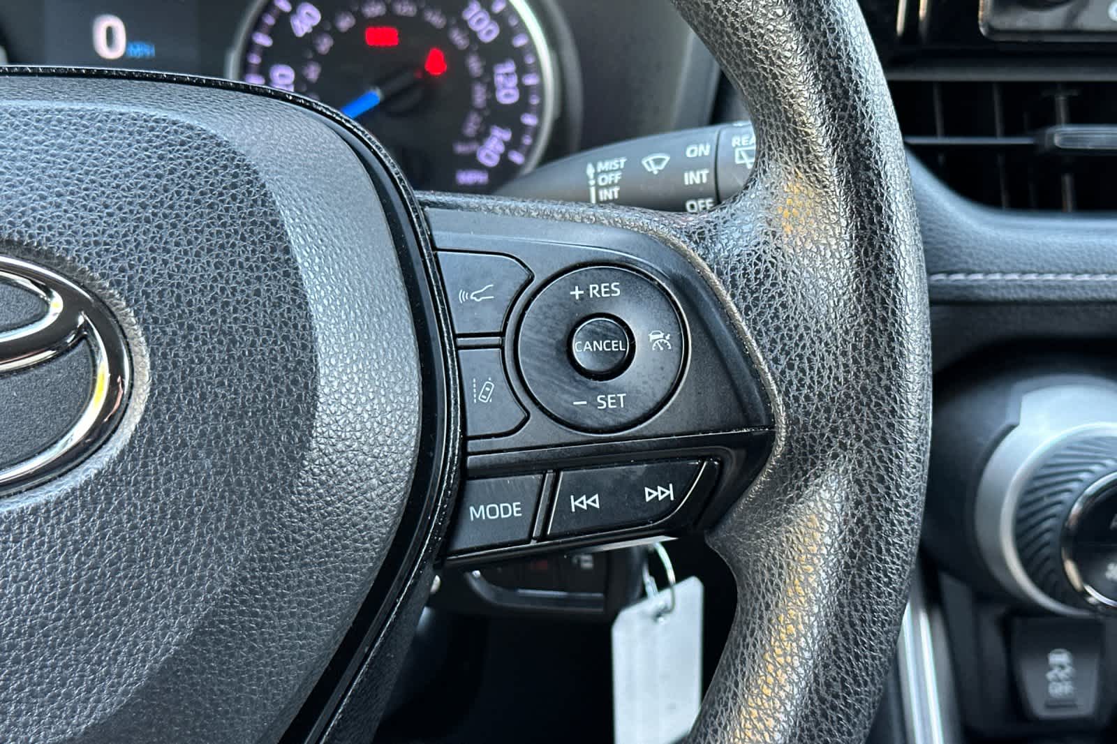 Thumbnail: 2020 Toyota RAV4 - 26