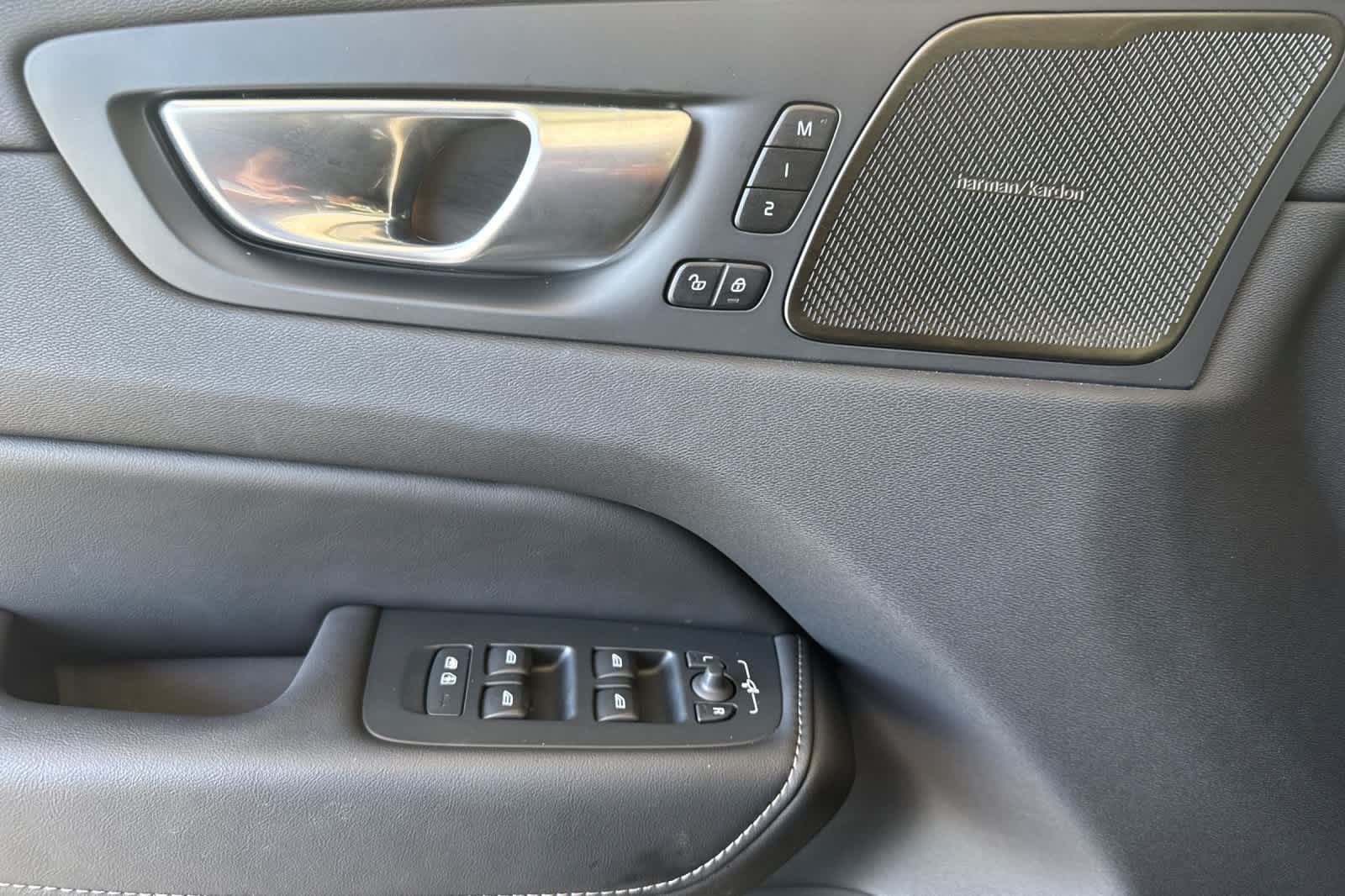 Thumbnail: 2024 Volvo XC60 - 12