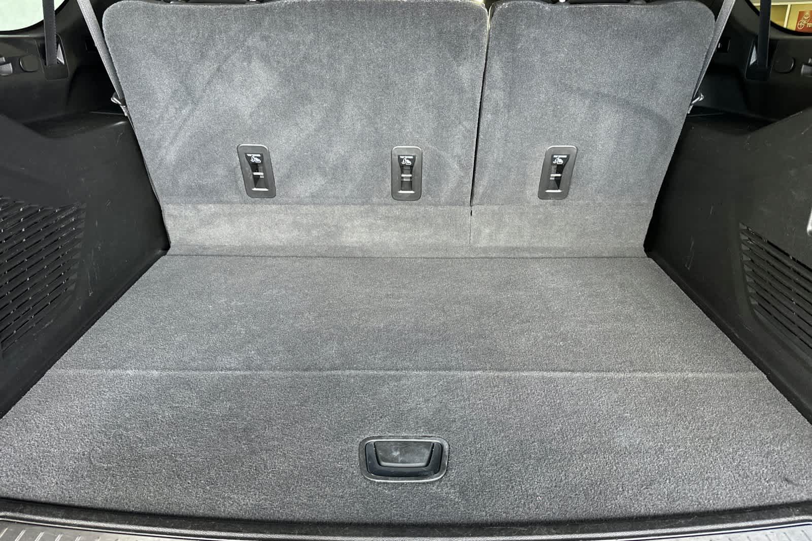 Thumbnail: 2021 Chevrolet Suburban - 16