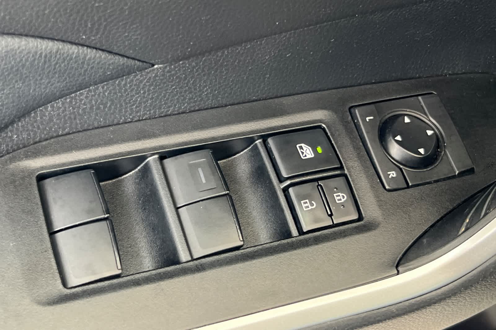 Thumbnail: 2021 Toyota RAV4 - 13