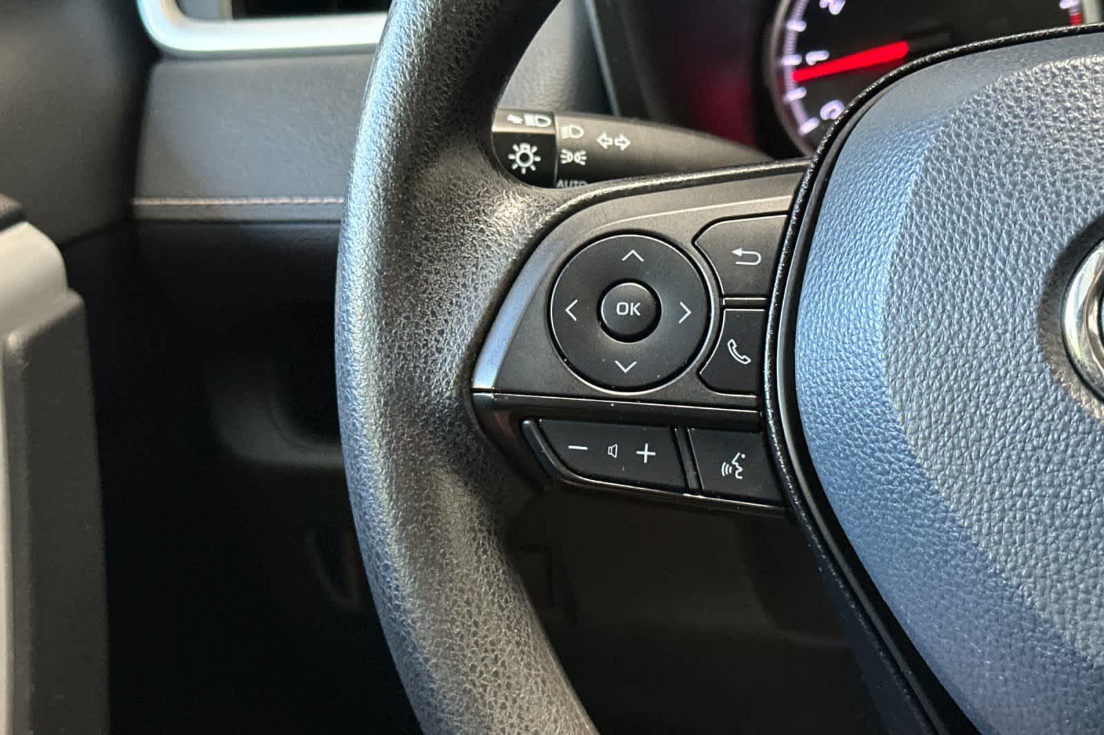 Thumbnail: 2022 Toyota RAV4 - 26