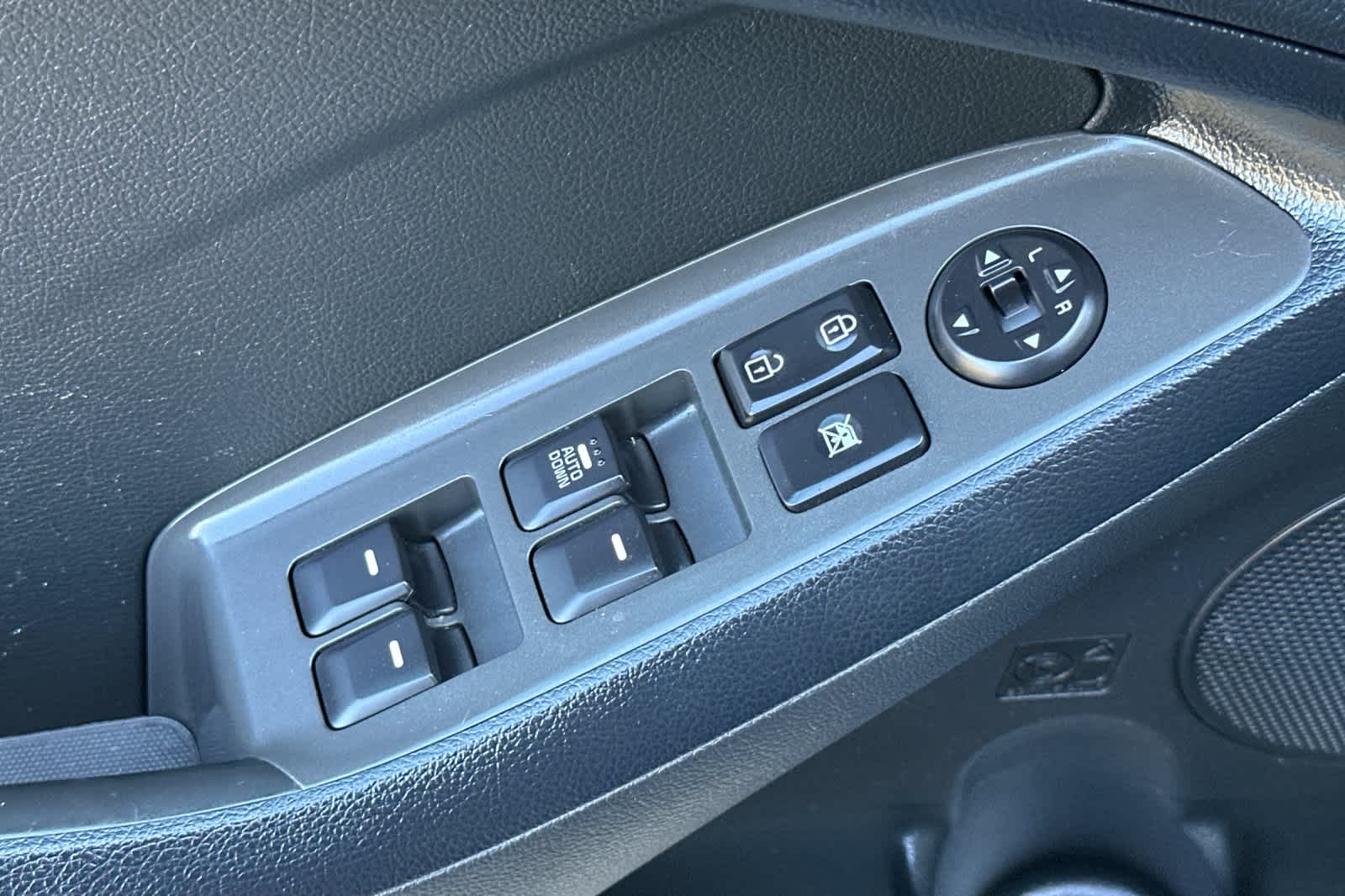 Thumbnail: 2018 Kia Forte - 13