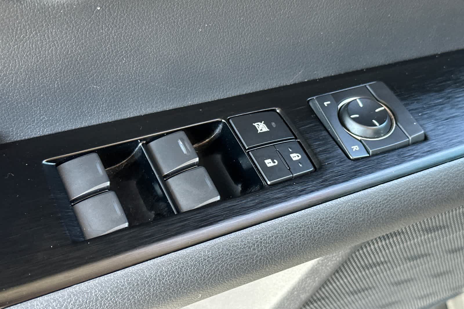 Thumbnail: 2019 Lexus UX - 13