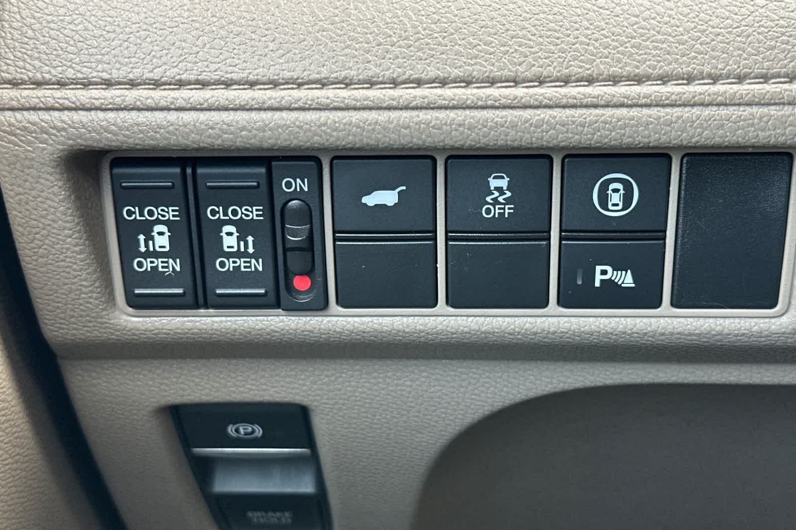 Thumbnail: 2023 Honda Odyssey - 32