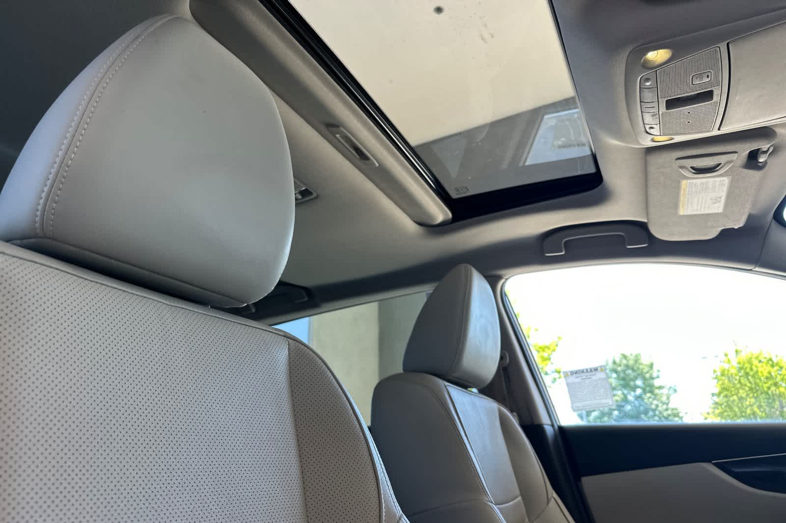 2018 Nissan Rogue Sport SL 18