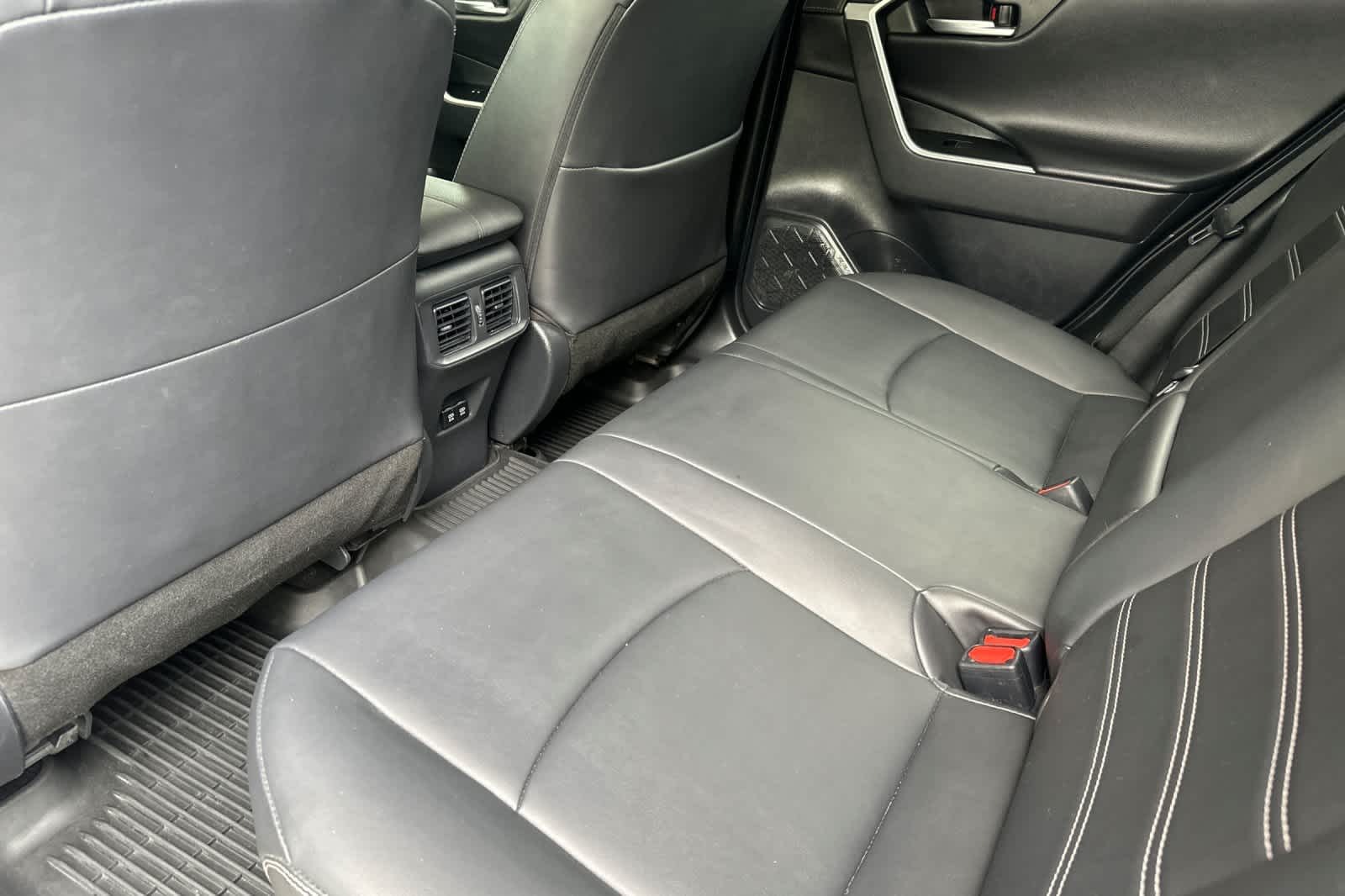 Thumbnail: 2019 Toyota RAV4 - 4