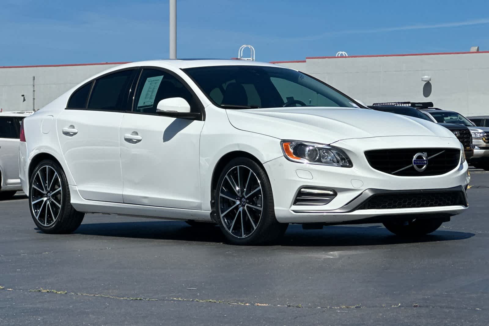 Thumbnail: 2017 Volvo S60 - 5