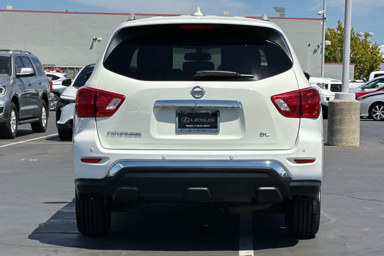 Thumbnail: 2020 Nissan Pathfinder - 8