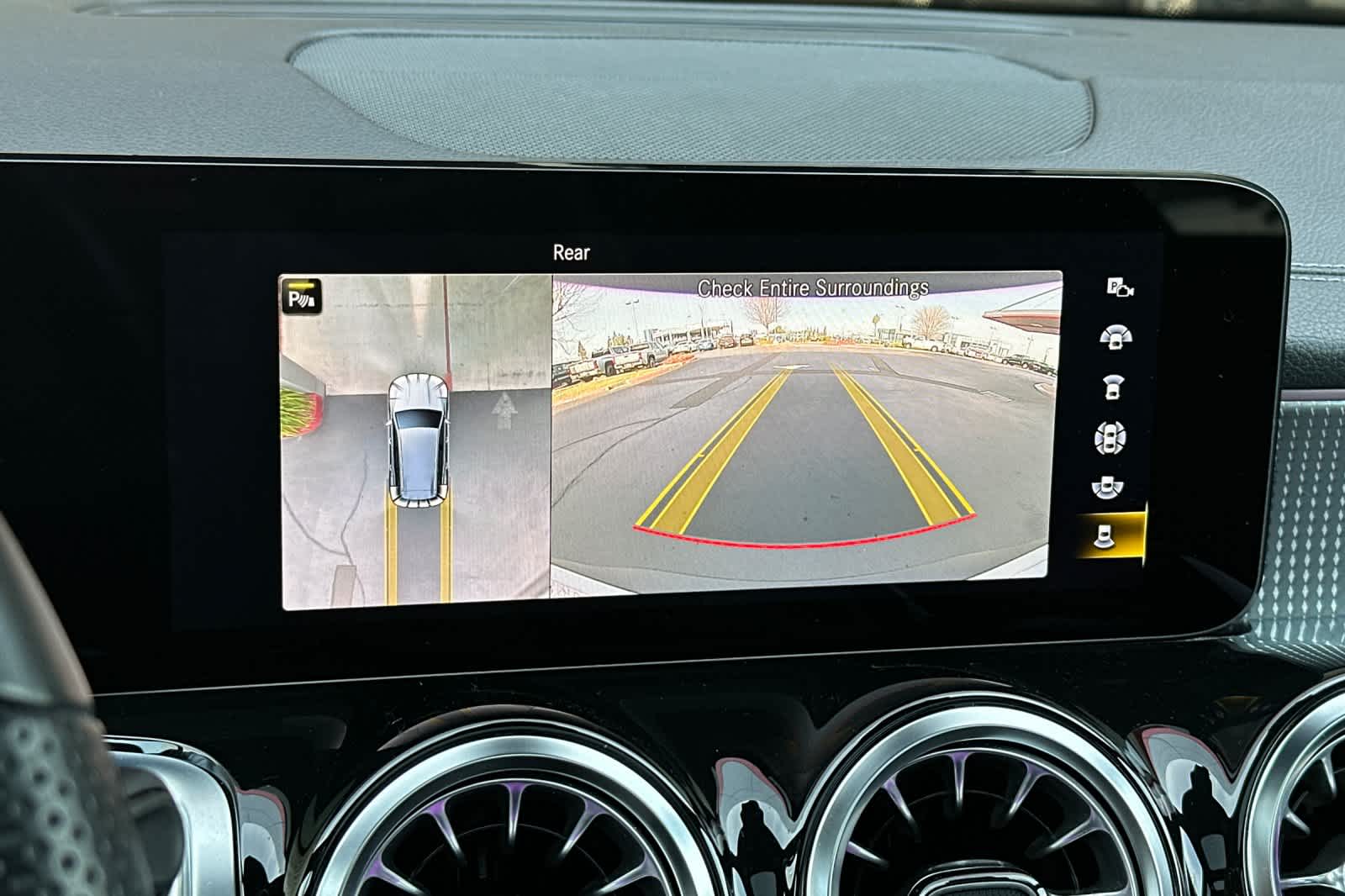 Thumbnail: 2023 Mercedes-Benz EQB - 23