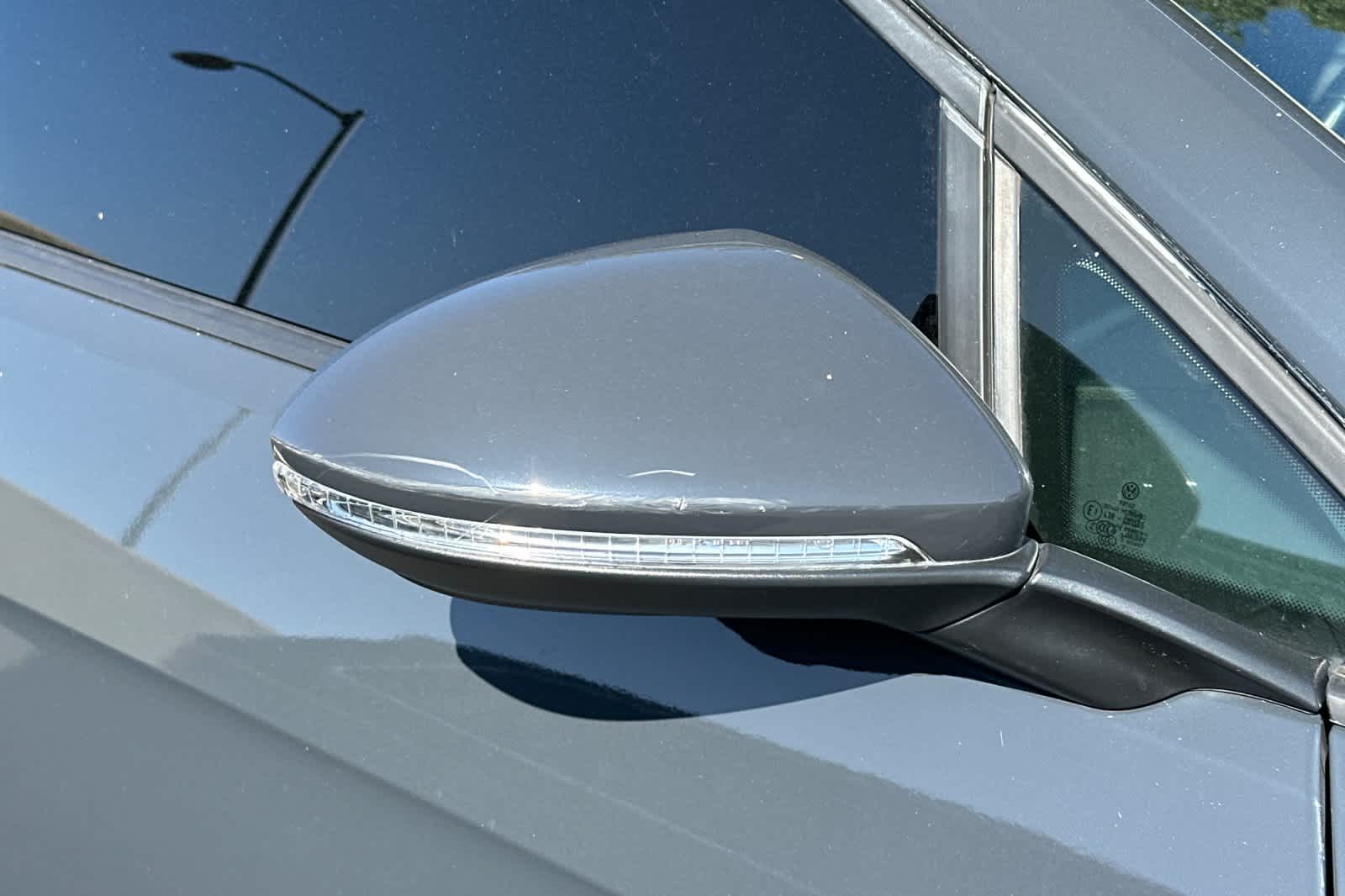 Thumbnail: 2019 Volkswagen e-Golf - 13