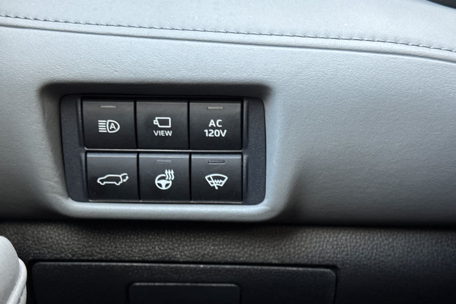 Thumbnail: 2021 Toyota Highlander - 31