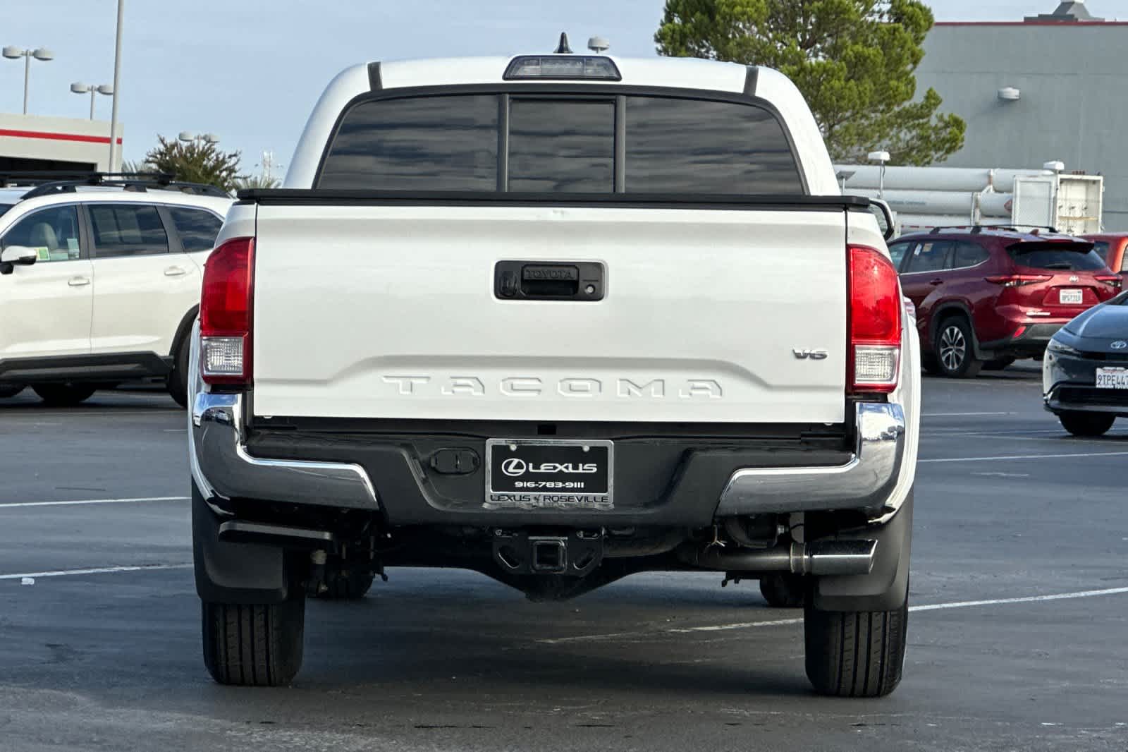 Thumbnail: 2017 Toyota Tacoma - 8