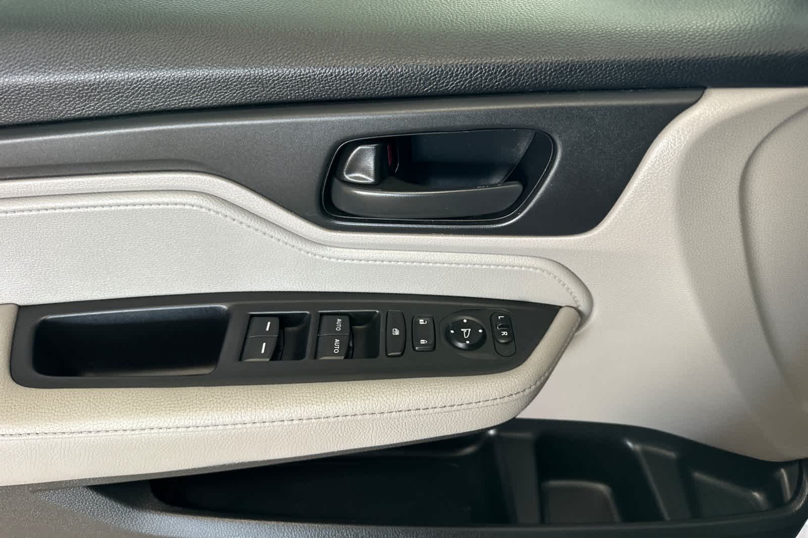 Thumbnail: 2020 Honda Odyssey - 12