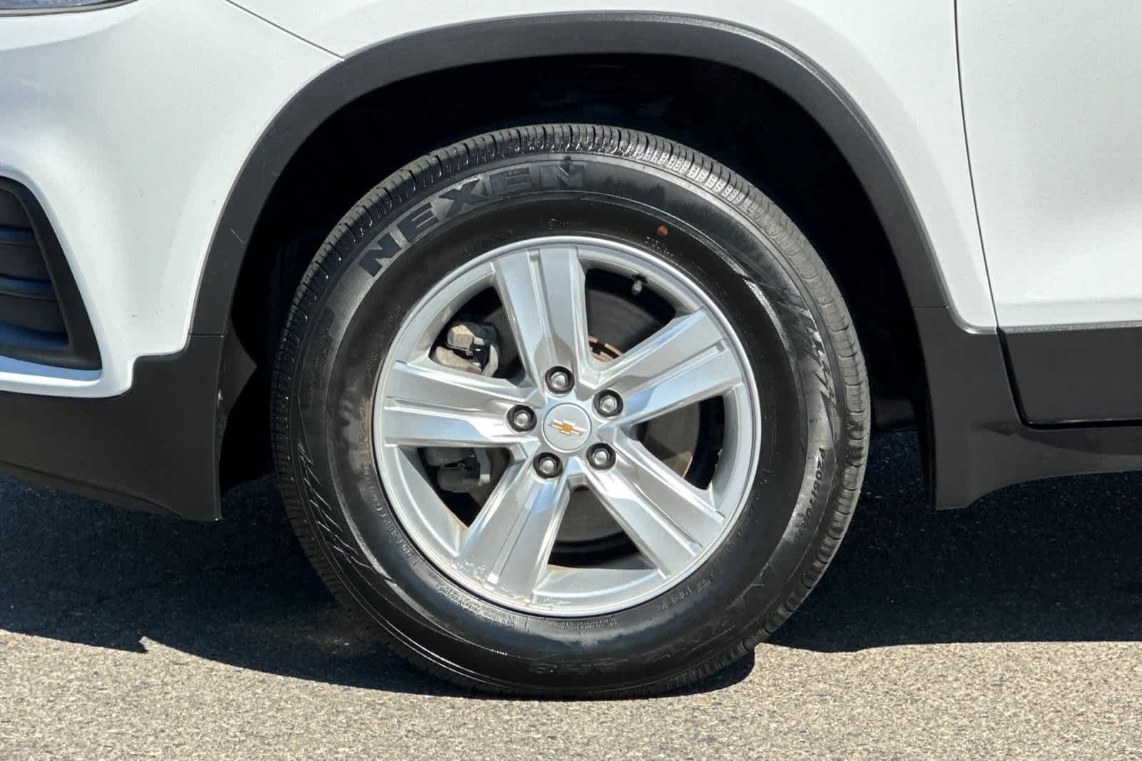 Thumbnail: 2019 Chevrolet Trax - 30