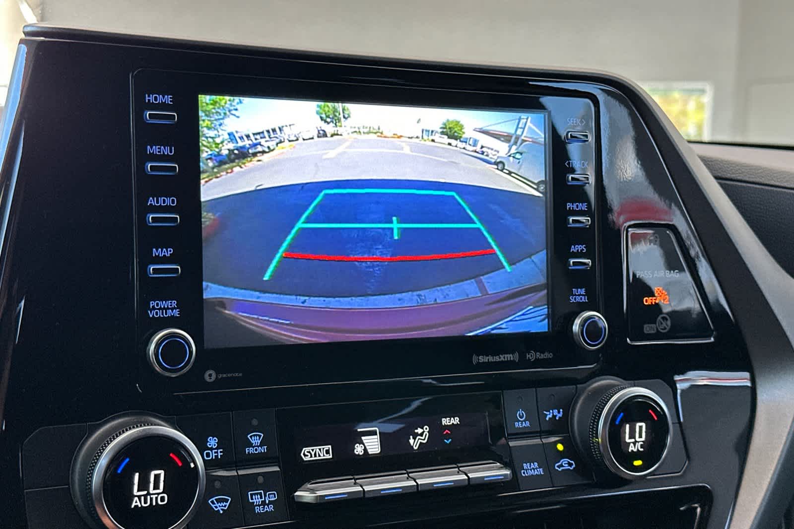 2022 Toyota Highlander LE 21