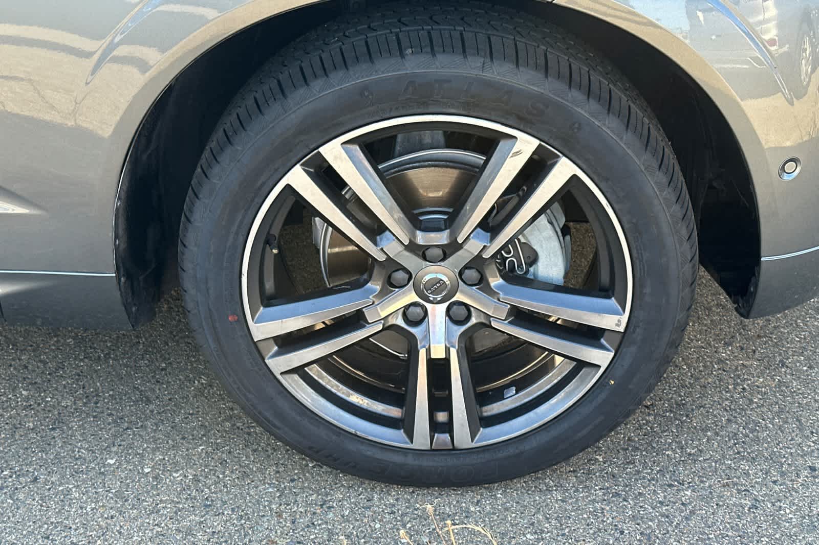 Thumbnail: 2018 Volvo XC60 - 11