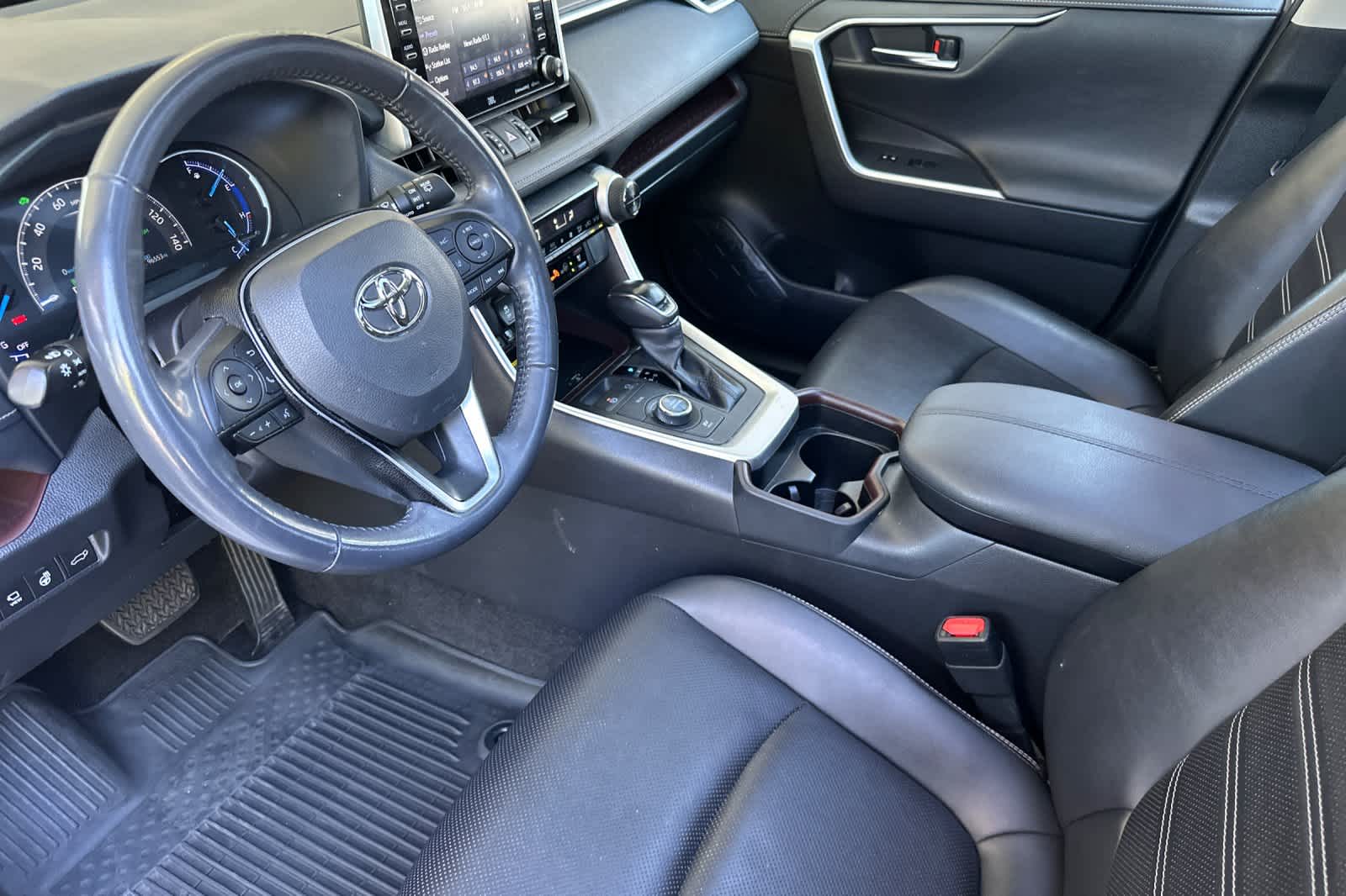 Thumbnail: 2020 Toyota RAV4 - 10