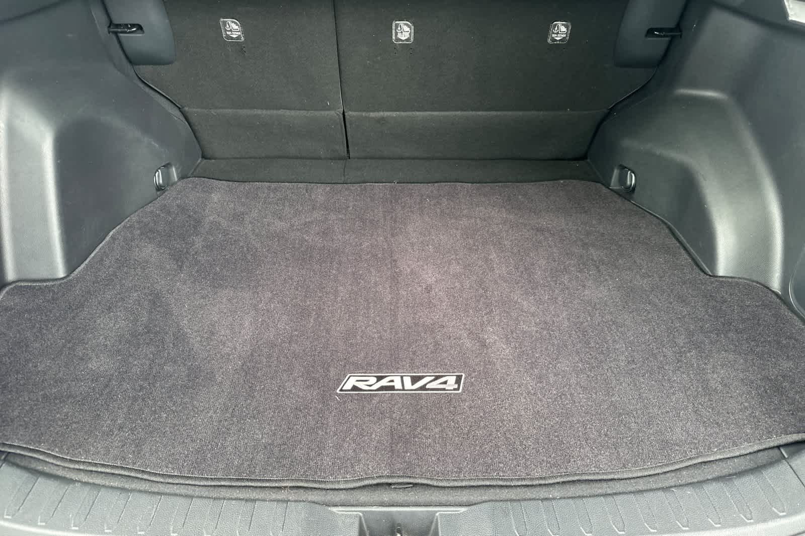 Thumbnail: 2019 Toyota RAV4 - 16