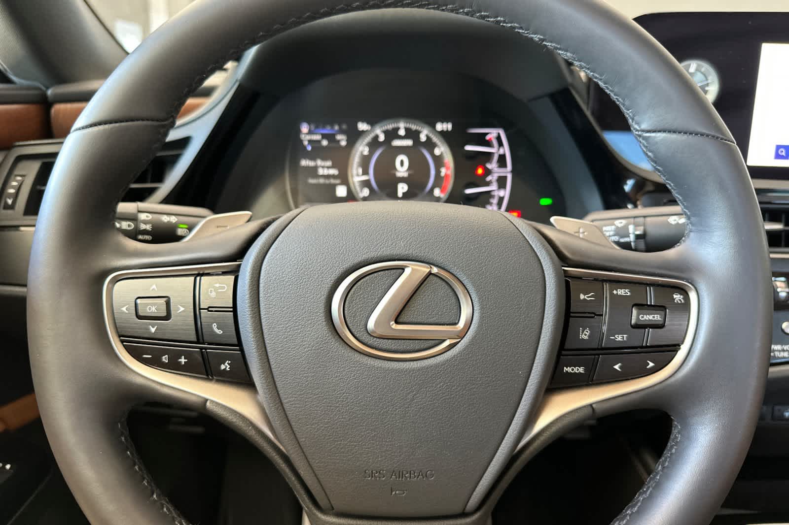 Thumbnail: 2025 Lexus ES - 24