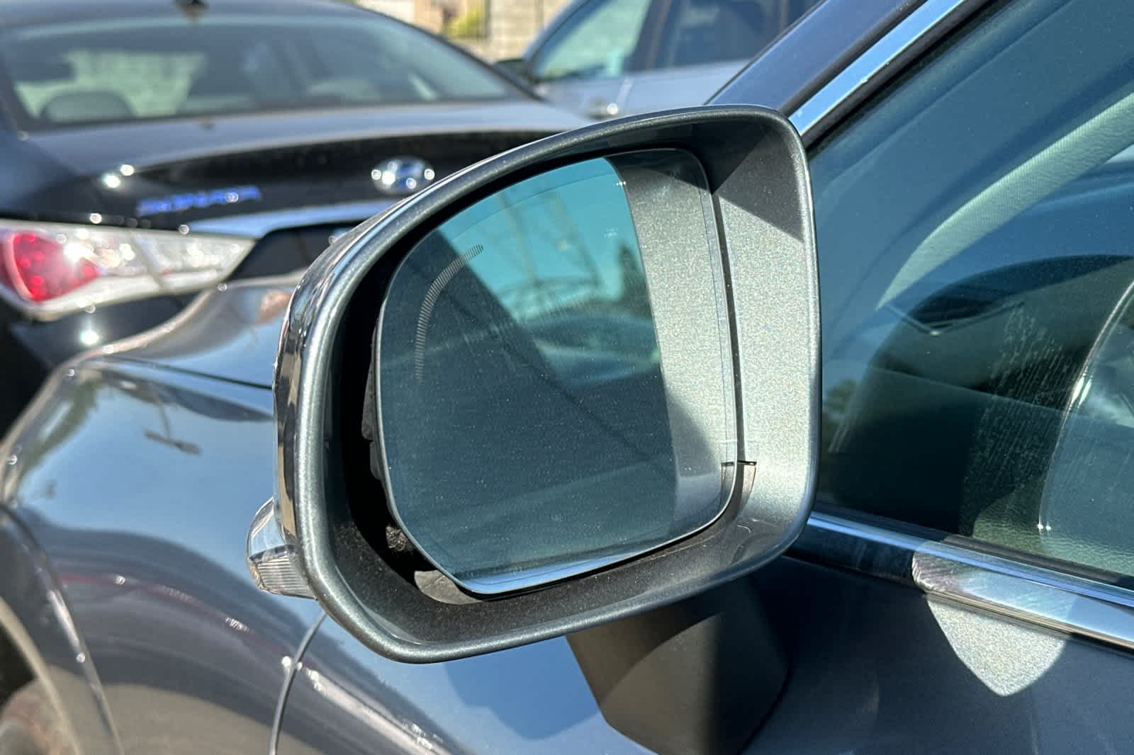 Thumbnail: 2018 Volvo XC60 - 21