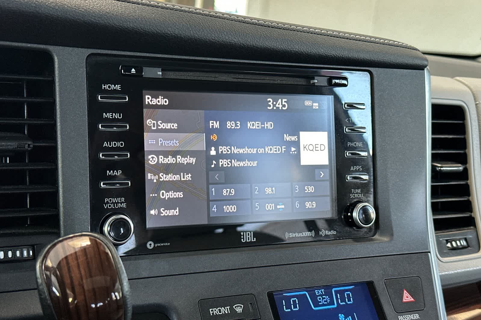 Thumbnail: 2019 Toyota Sienna - 22