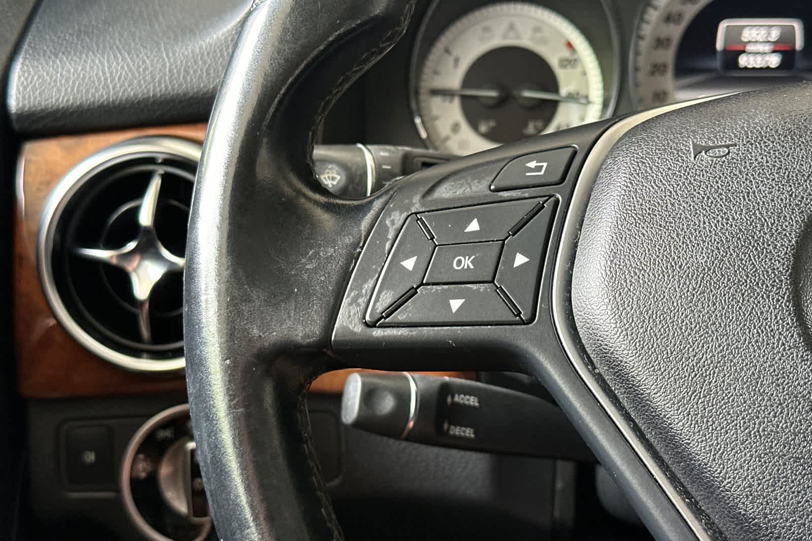 Thumbnail: 2013 Mercedes-Benz GLK - 24