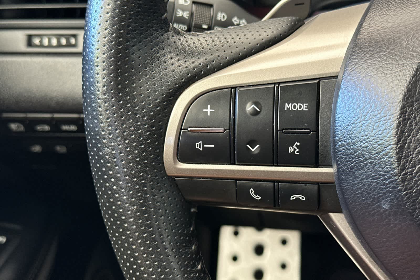 Thumbnail: 2021 Lexus RX - 27