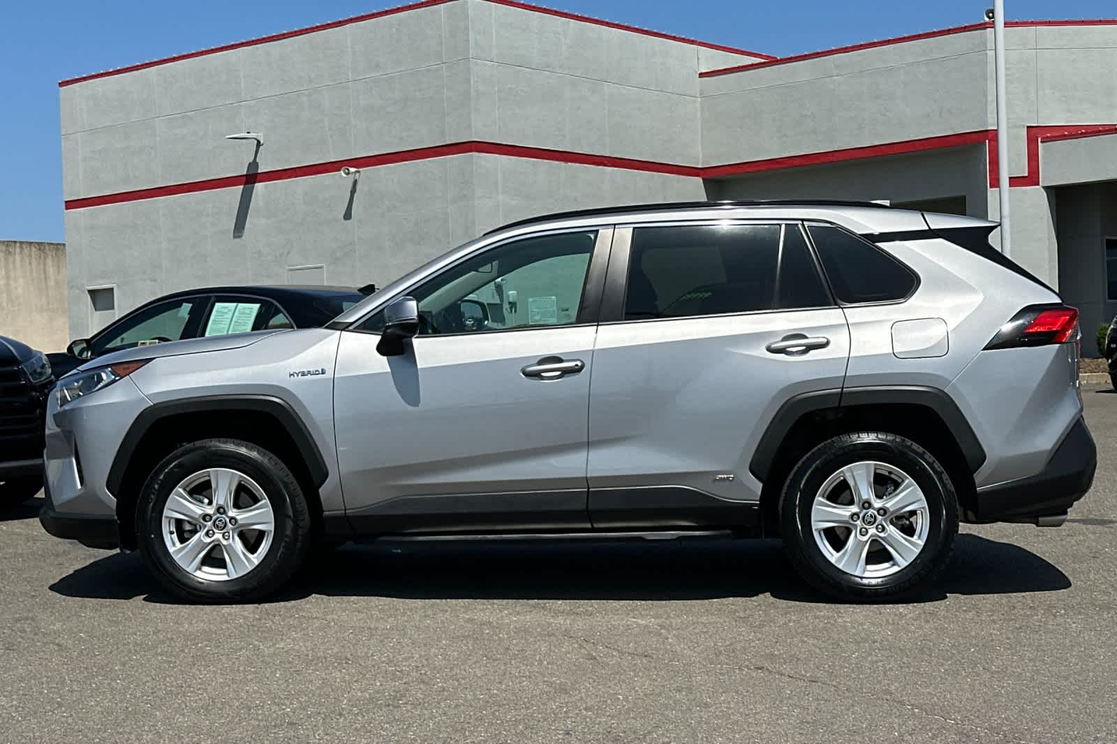 Thumbnail: 2021 Toyota RAV4 - 9