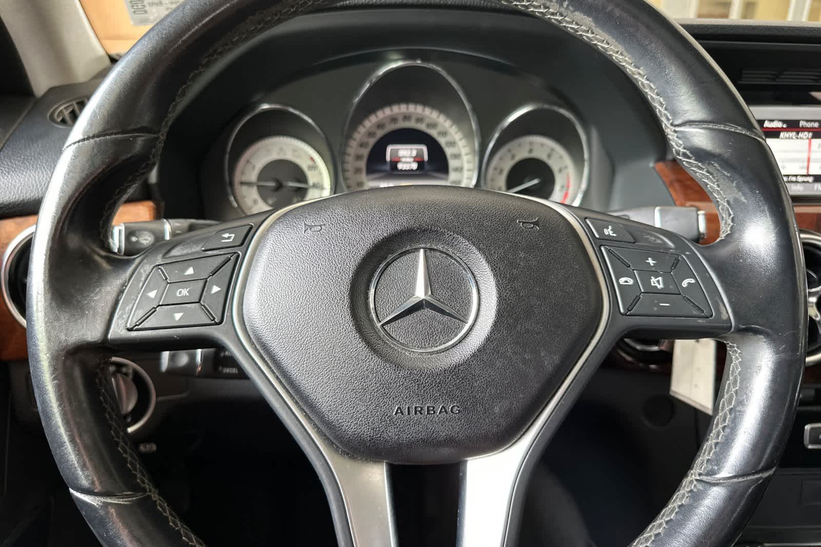 Thumbnail: 2013 Mercedes-Benz GLK - 23
