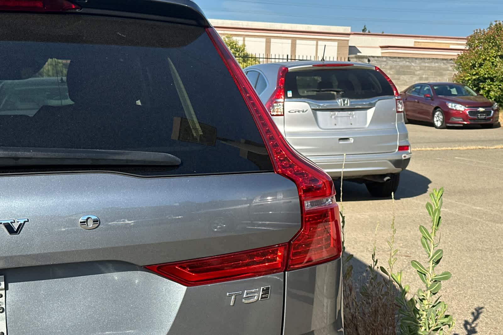 Thumbnail: 2018 Volvo XC60 - 16