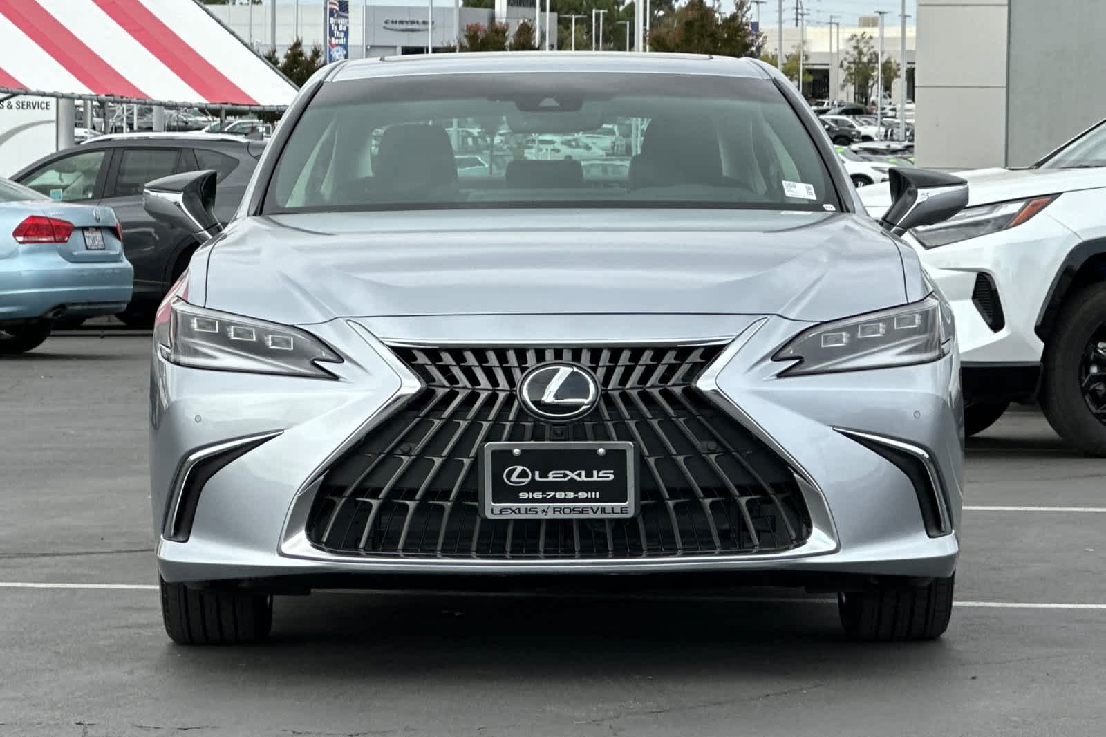 Thumbnail: 2025 Lexus ES - 10