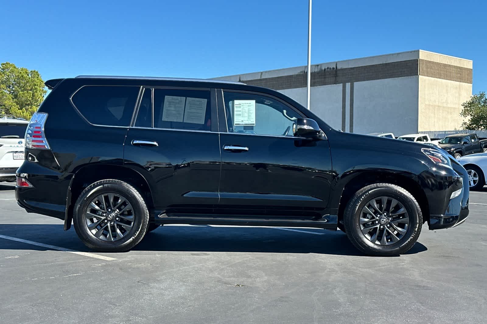 Thumbnail: 2022 Lexus GX - 6