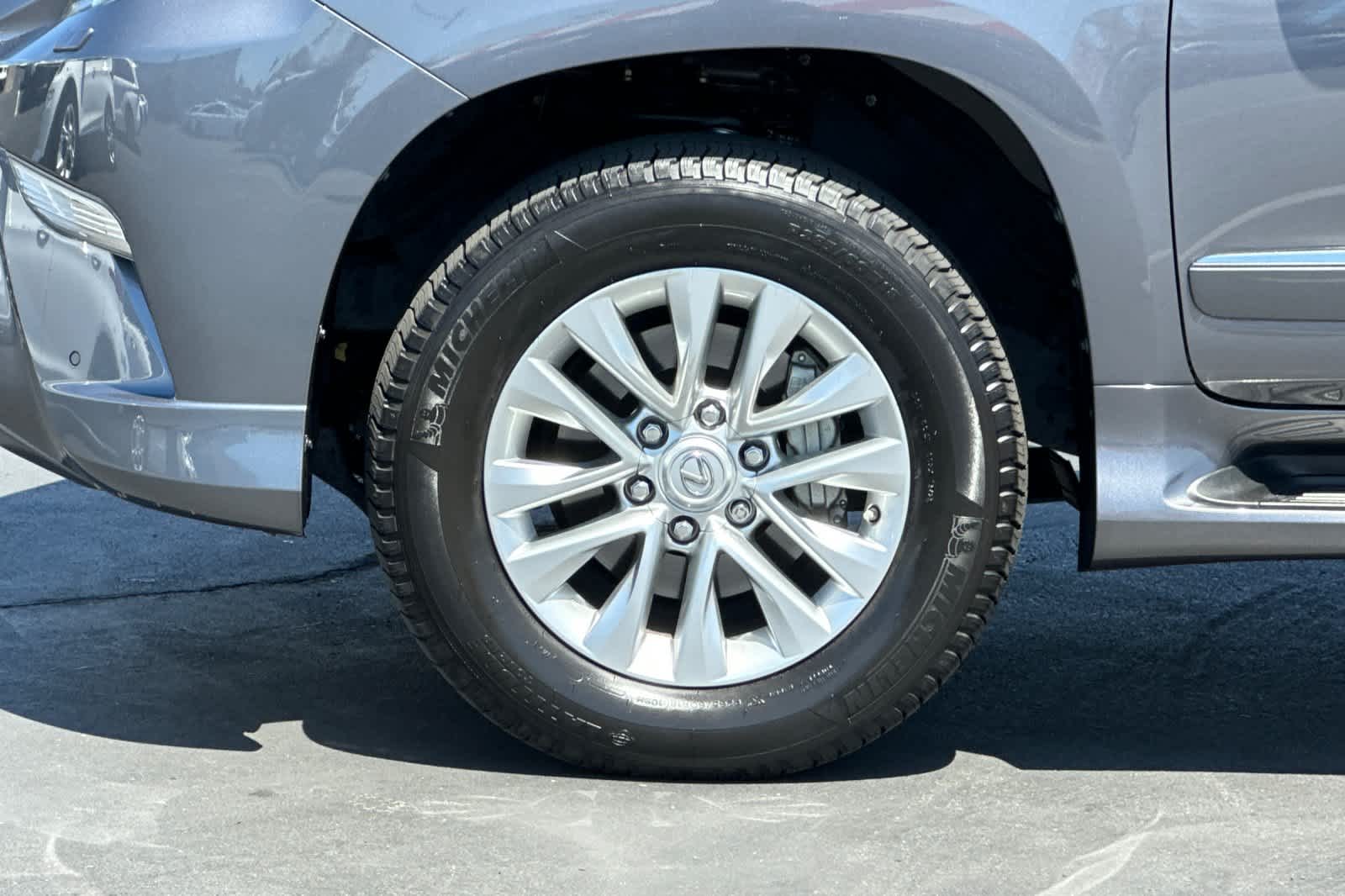 Thumbnail: 2015 Lexus GX - 32